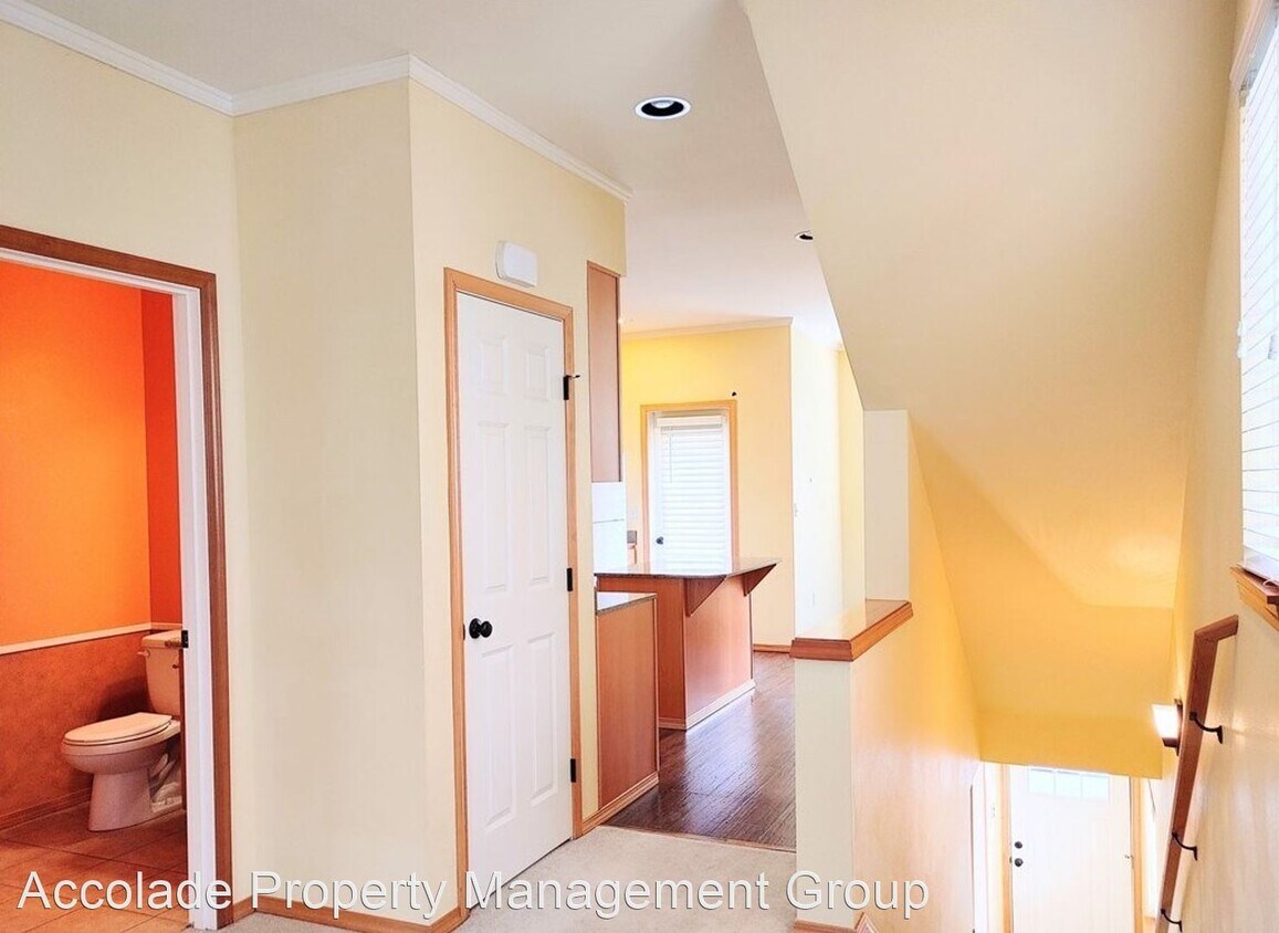 Primary Photo - 3 br, 2.5 bath House - 210 Sagebrook Lane