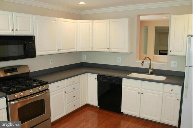 Building Photo - 1708 Random Stone Ct