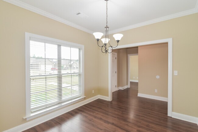 Foto del edificio - 363 Country Club Dr