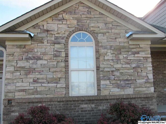 Building Photo - 1548 Charity Ln