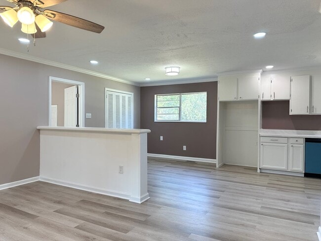 Building Photo - 1138 Philema Rd S