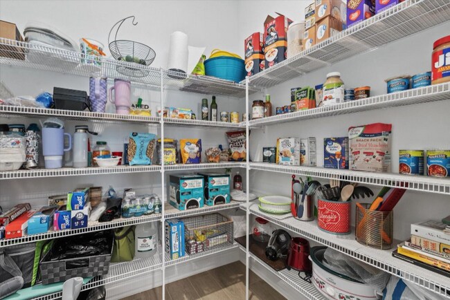 Foto del edificio - 5524 Little Path Dr