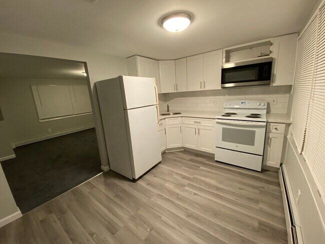 Building Photo - 2694 Rowehl Dr