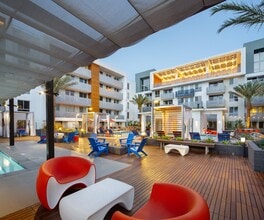 Building Photo - The Q Variel