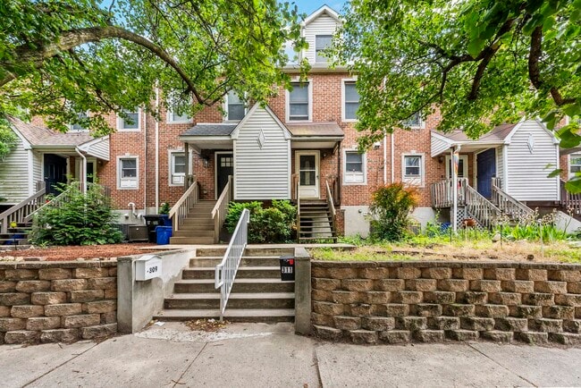 Building Photo - 311 10th St