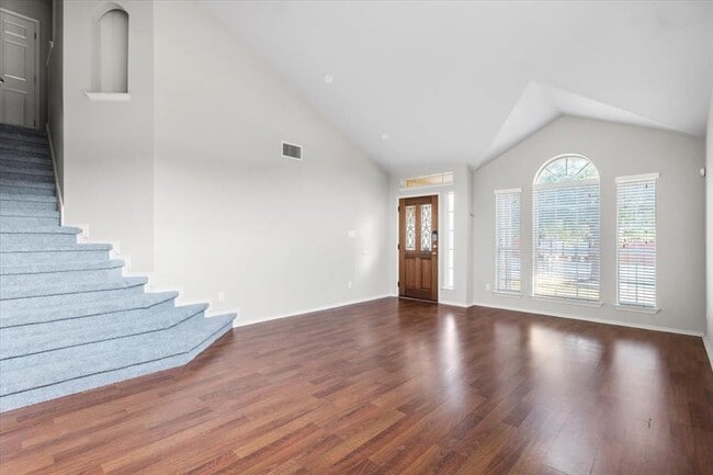 Building Photo - 10525 Hainsworth Park Dr
