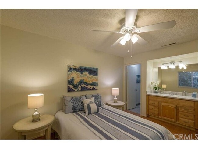 Foto del edificio - 1412 N Cherry St