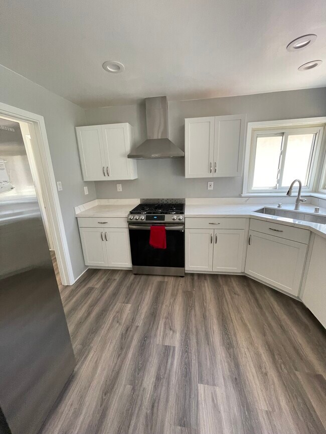 cocina - 11001 Chula Vista Ave