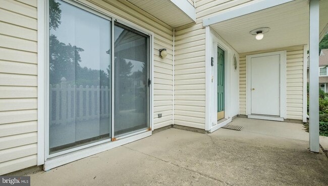 Building Photo - 99 Briarcliff Ct