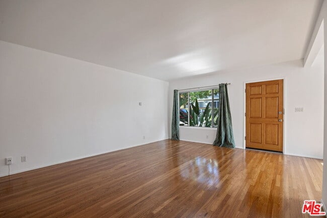 Foto del edificio - 1451 Armadale Ave