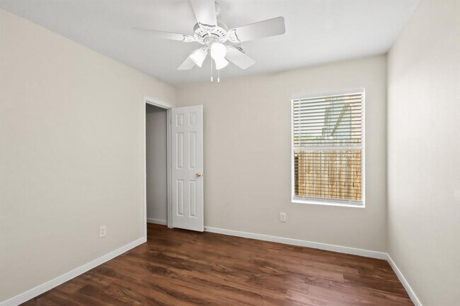 Foto del edificio - 17819 Alpine Brook Ln