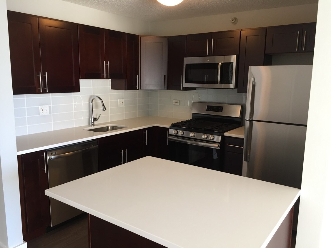 Foto principal - 537 N State St