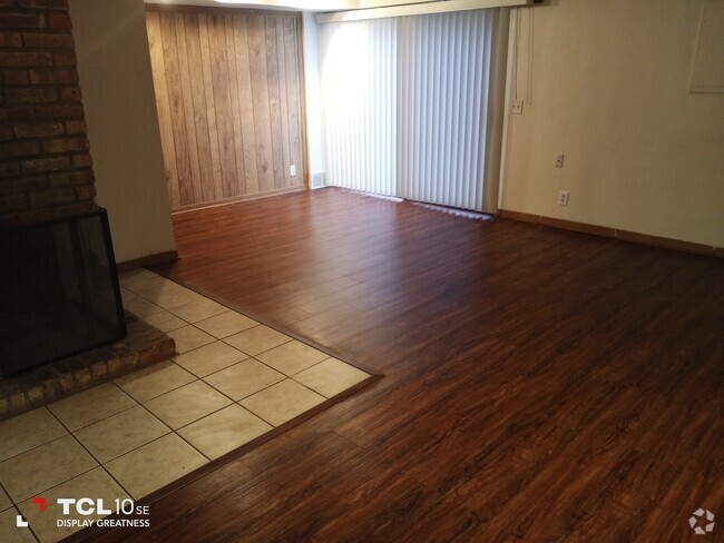 Building Photo - 4377 Doncaster Dr
