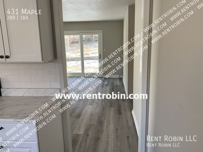 Building Photo - 431 Maple-
