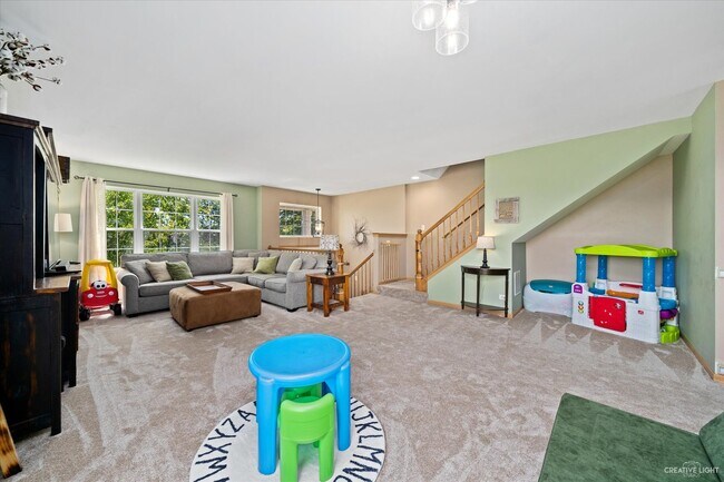 Building Photo - 868 Clover Ln