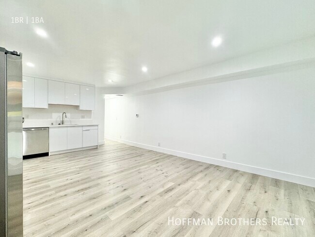Foto del edificio - 816 N Edinburgh Ave
