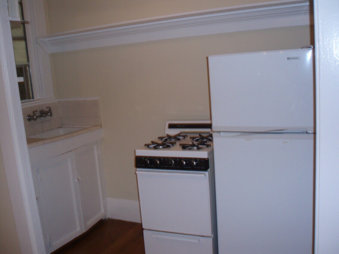 Kitchen - 1121 Bush St