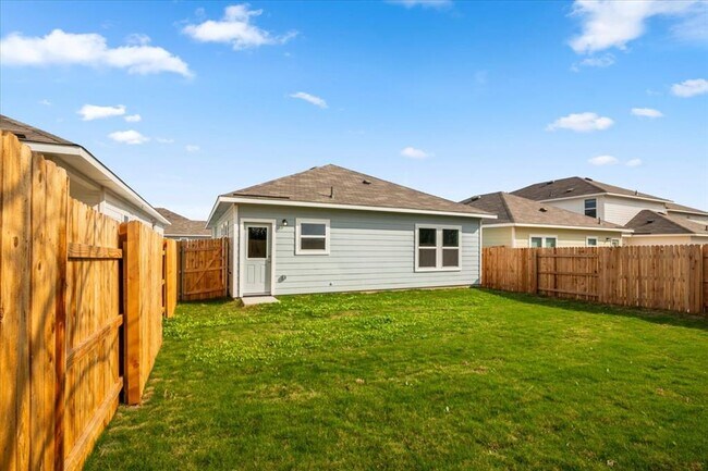 Building Photo - 13420 Riding Dr