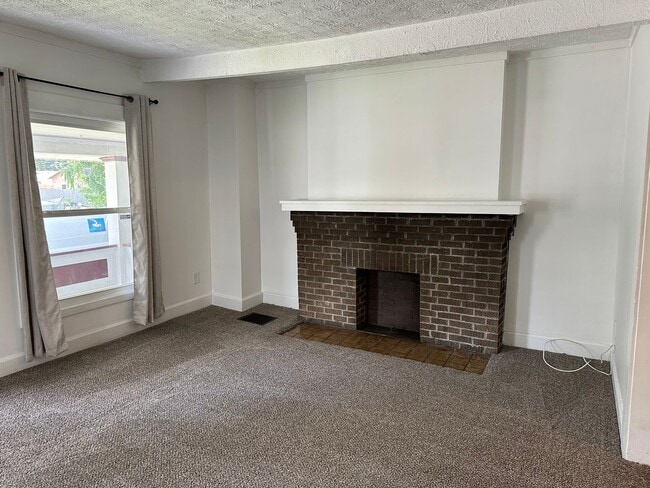 Foto del edificio - 2497-2499-2499 Adams Ave