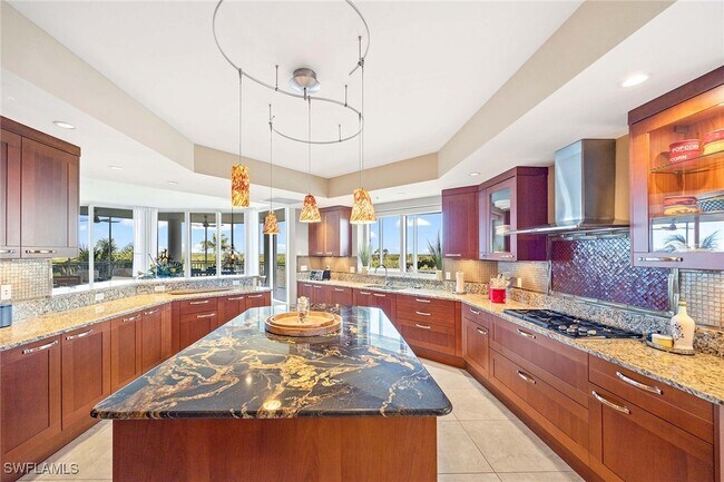 Building Photo - 13675 Vanderbilt Dr