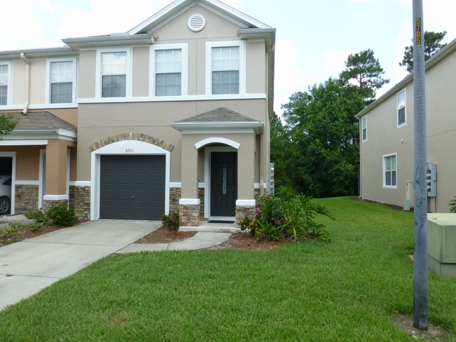 Building Photo - 5701 Parkstone Crossing Dr