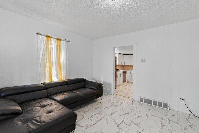 Foto del edificio - 307 E Oak St