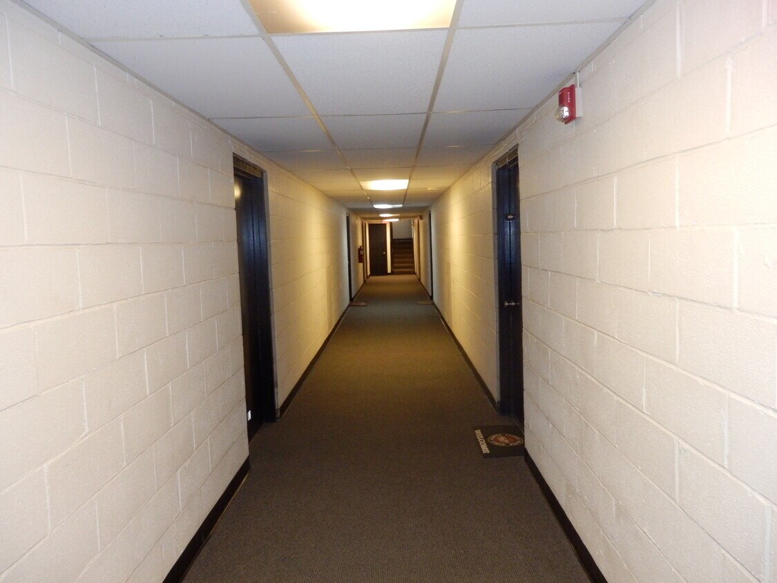 Primary Photo - 6 Putnam Ave