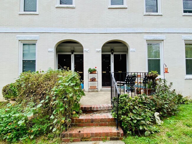 Foto del edificio - 2623 Floyd Ave