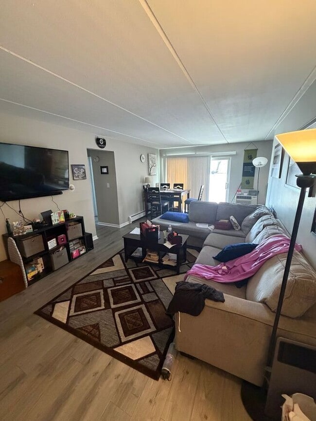 Foto del edificio - 170 E Lake St