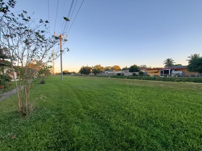 Building Photo - 5324 Bosque Ln