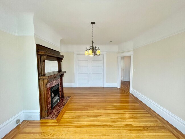 Foto del edificio - Wonderful Light and Bright Top Floor 2BR/1...