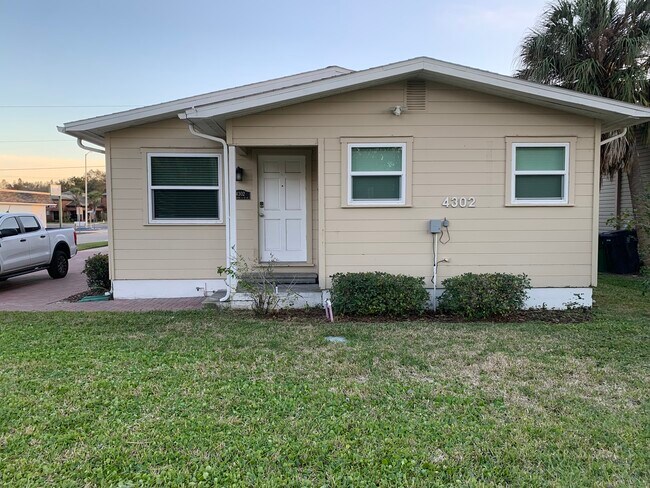 Foto del edificio - 4302 W North A St