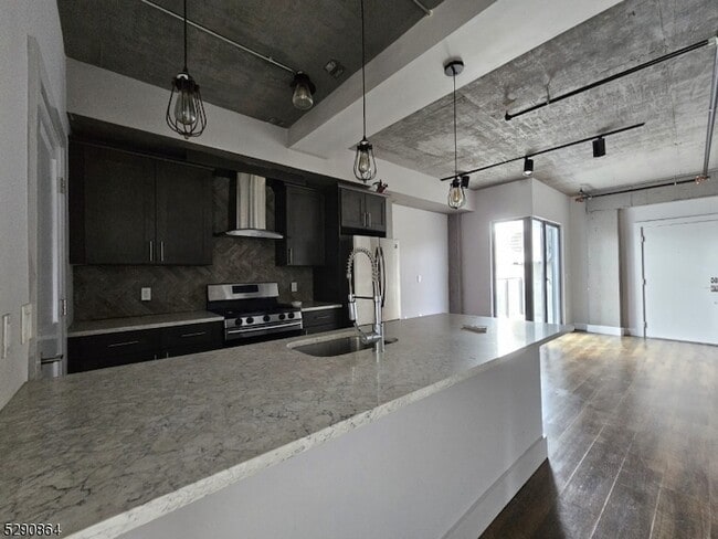 Photo - 58 Elm St House