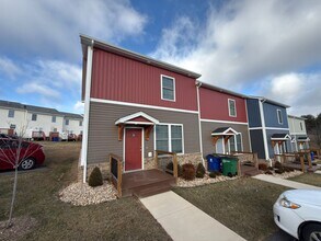 Building Photo - 1110 Buffalo Dr