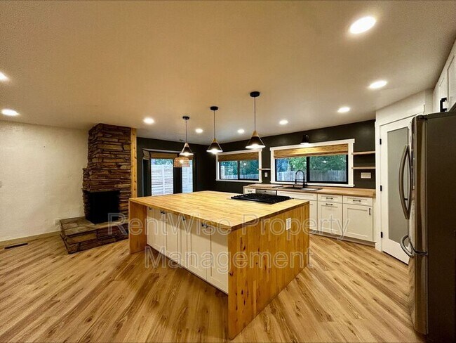 Foto del edificio - 5250 N Mitchell St