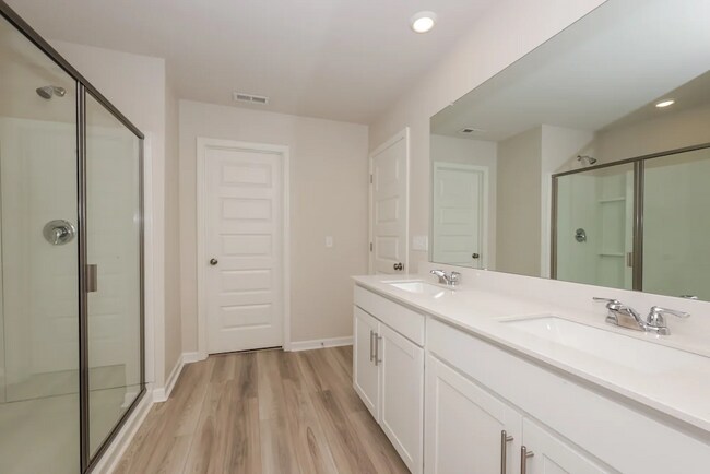 Foto del edificio - 1059 Legacy Ct