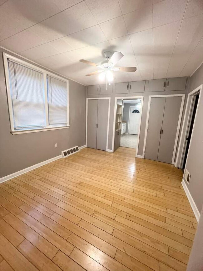 Foto del edificio - 3925 W 22nd St