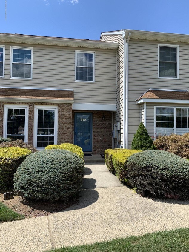 310 Harvard Pl, Marlboro Township, NJ 07751 Condo for Rent in Marlboro Township, NJ
