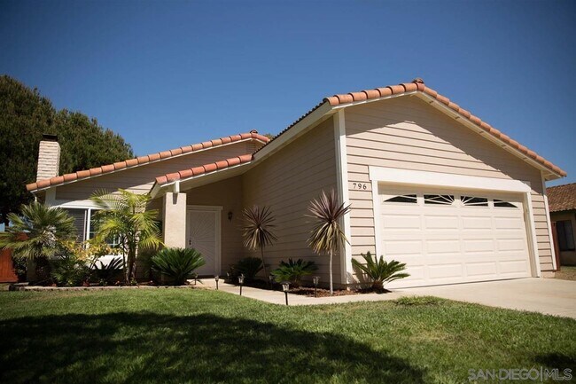 Building Photo - 796 Valley Crest Dr