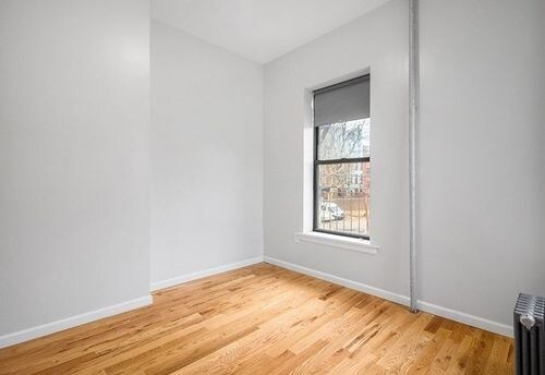 Building Photo - 944 Marcy Ave