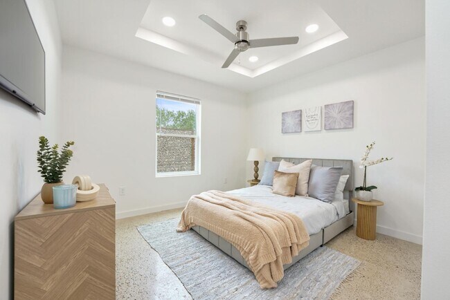 Building Photo - 708 Onyx Dr