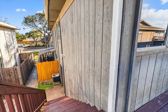 Building Photo - 6118 Hidden Cove