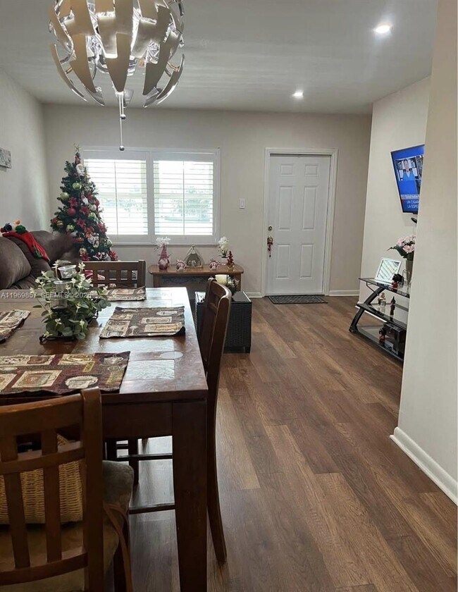 Foto del edificio - 7605 W Atlantic Blvd