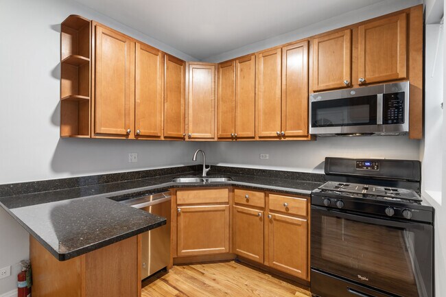 Foto del edificio - 7322 N Damen Ave