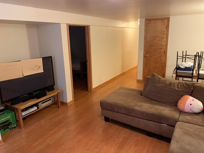 Building Photo - 5830 N Rockwell St