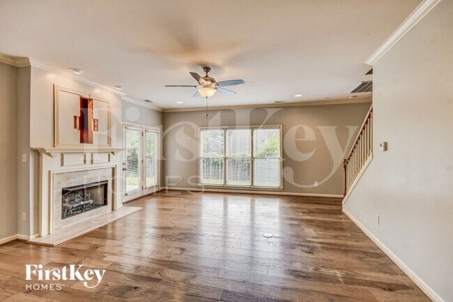 Foto del edificio - 3611 Courtyard Ln