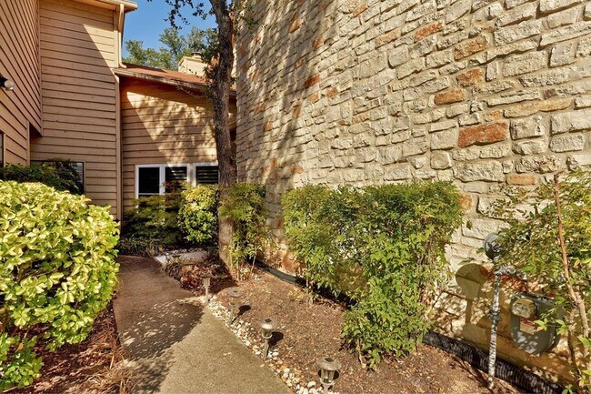 Building Photo - 8518 Fathom Cir