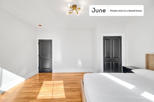 Foto del edificio - Room in Shared 5 bed/2 bath home