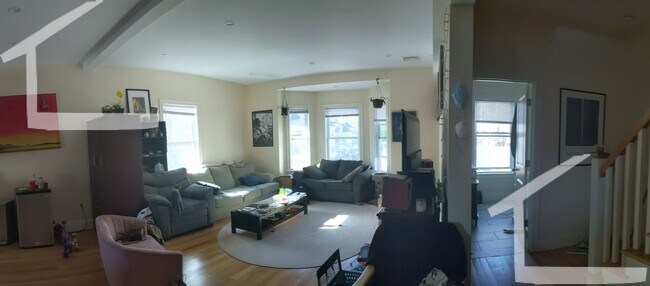Foto del edificio - EXTREMELY GORGEOUS 4 BED 3.5 BATH IN BRIGHTON!!!