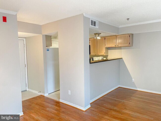 Building Photo - 1524 Lincoln Way